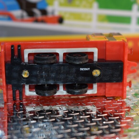 Ben 1991 - ERTL Diecast Train Take and Play Thomas the Tank Engine and Friends - Picture 8 of 8